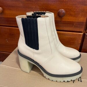 Women's Oasis Society Cream Ankle Boots